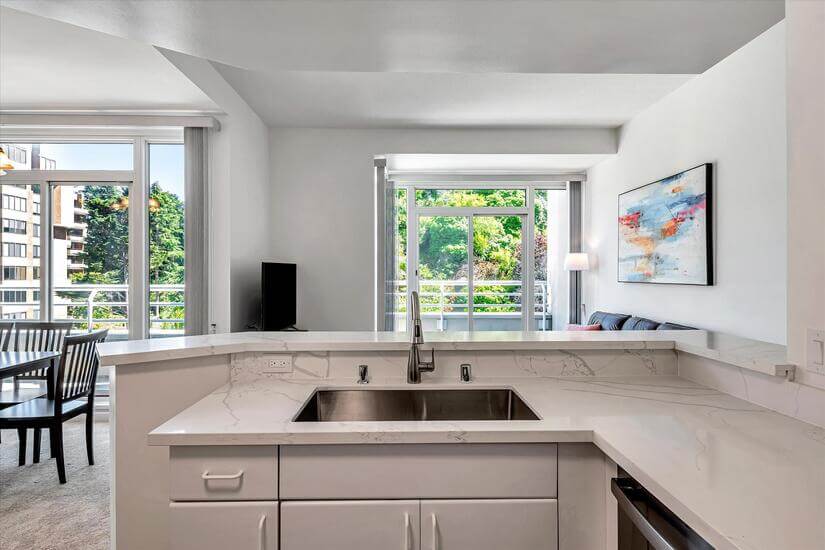 2 Bedroom 2 Bath Condo in Parc Telegraph