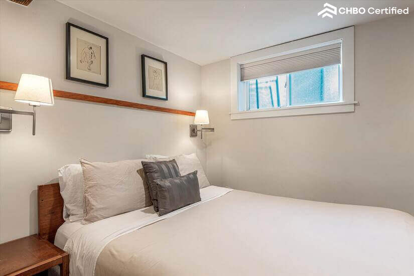 Single Family Home in North Beach