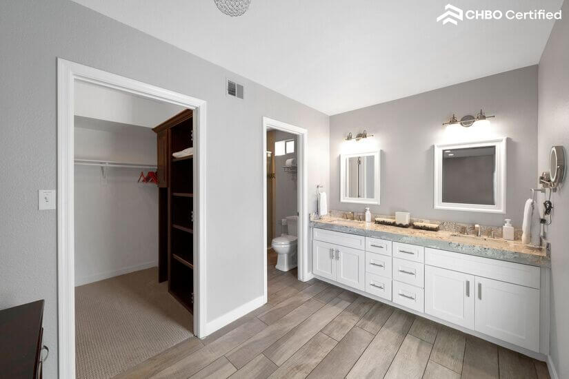 Master bathroom pic 2