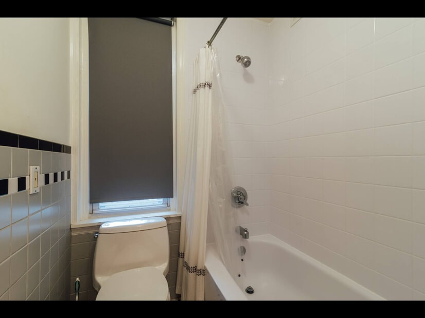 Toilet and shower/tub