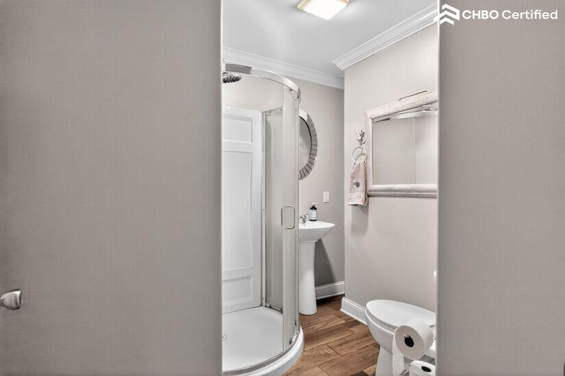 downstairs full bathroom