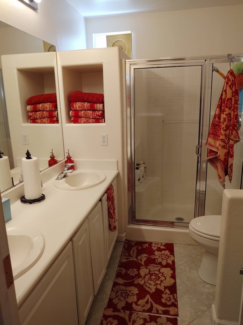 Master bath - dual sinks, shower