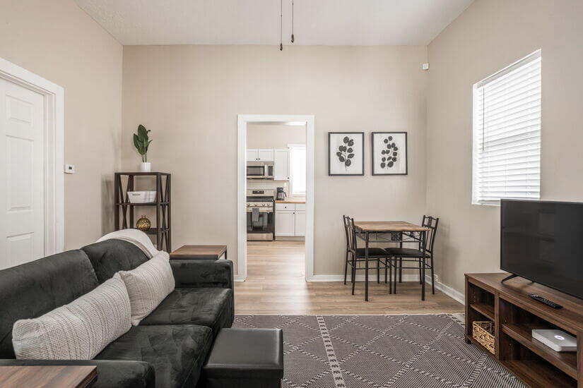 Newly Renovated Home 2 Bed 1 Bath