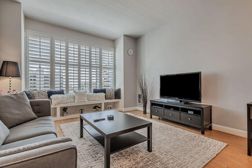 Furnished Jr 1BR Condo Bay Bridge Views 