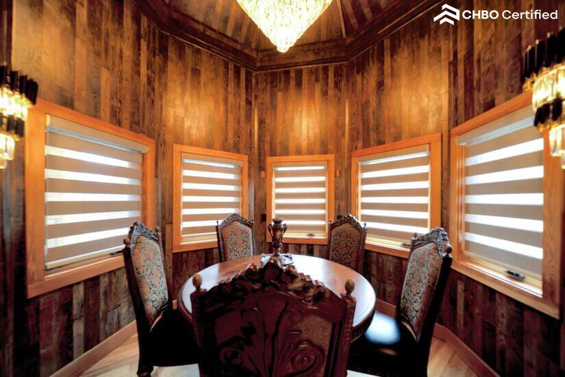 Spacious Cabin with Mountain View