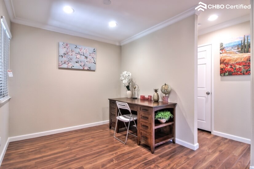 Luxury Executive Condo - New Renovation