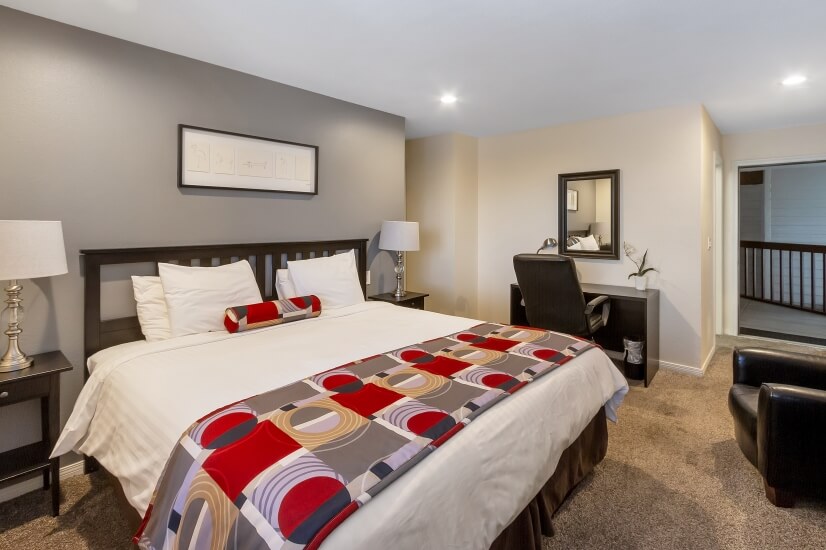 Studio w/out Kitchenette