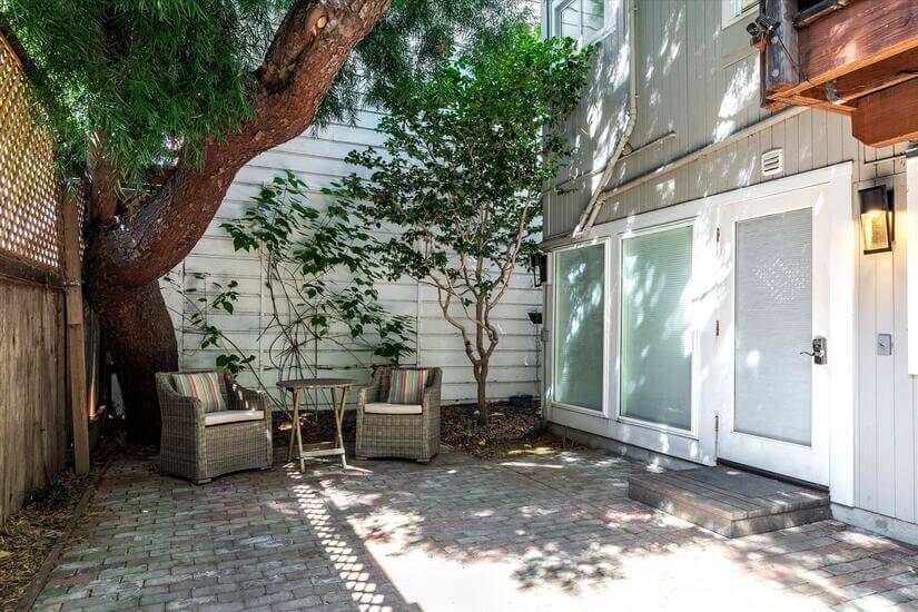 Single Family Home in North Beach