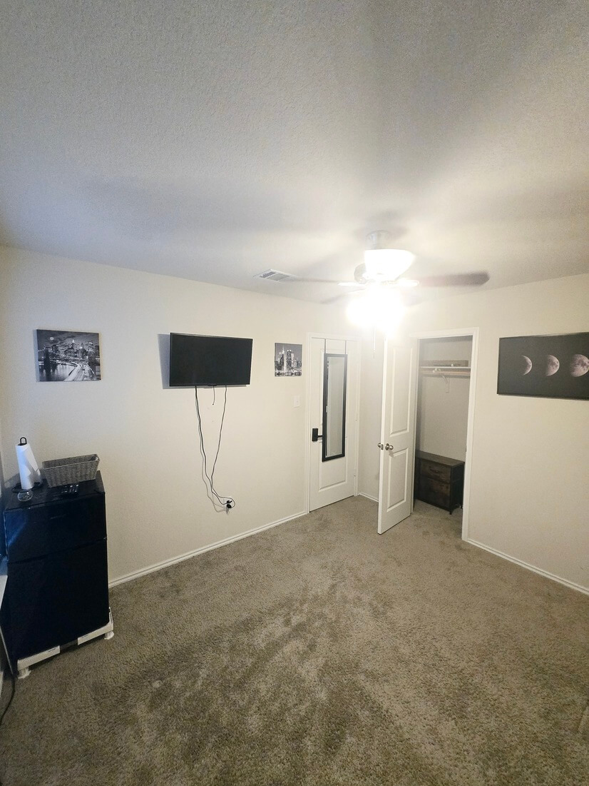 Gruene Private Oasis With Solar