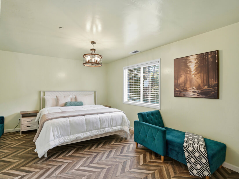 Furnished Luxury 5BR Retreat w Hot Tub