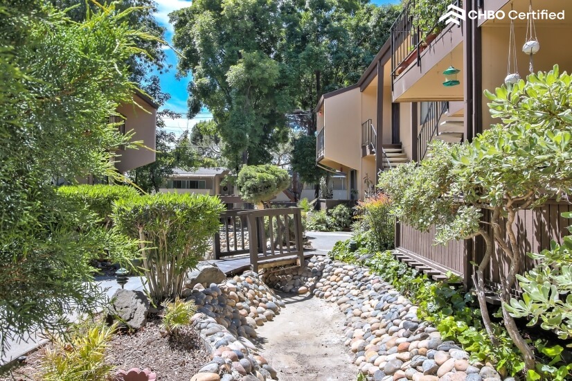 Luxury Executive Condo - New Renovation