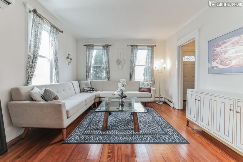 Comfortable Living Room - Mid Term Housing Greenwich CT|NYC