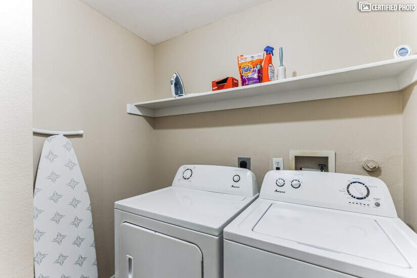 Laundry room w/wash & dryer