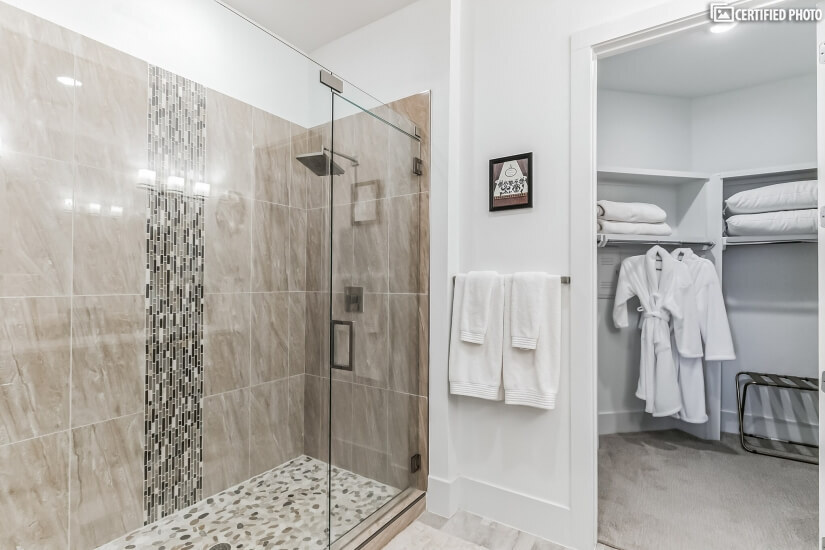 En-Suite Bathroom/Rain Shower