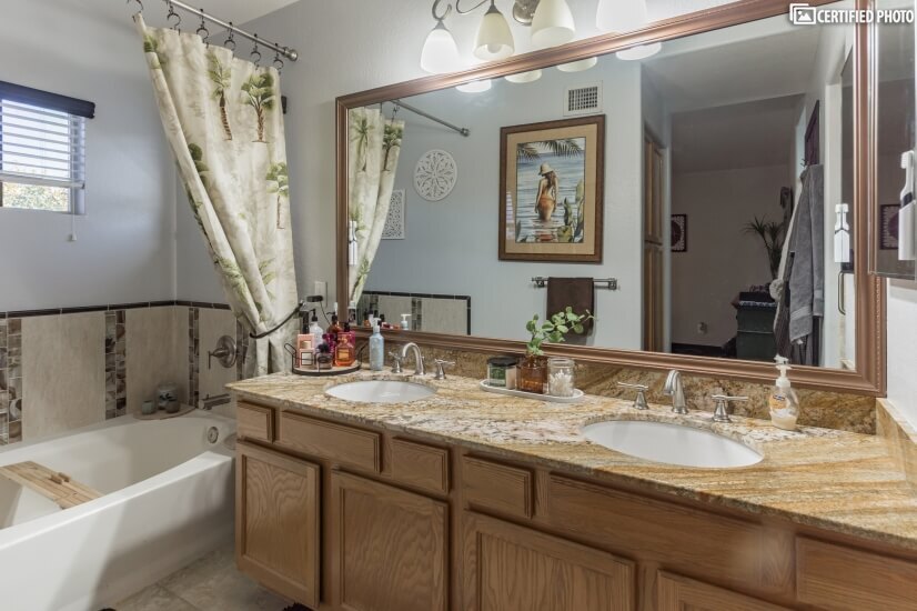 master bedroom - dual sinks and bathtub