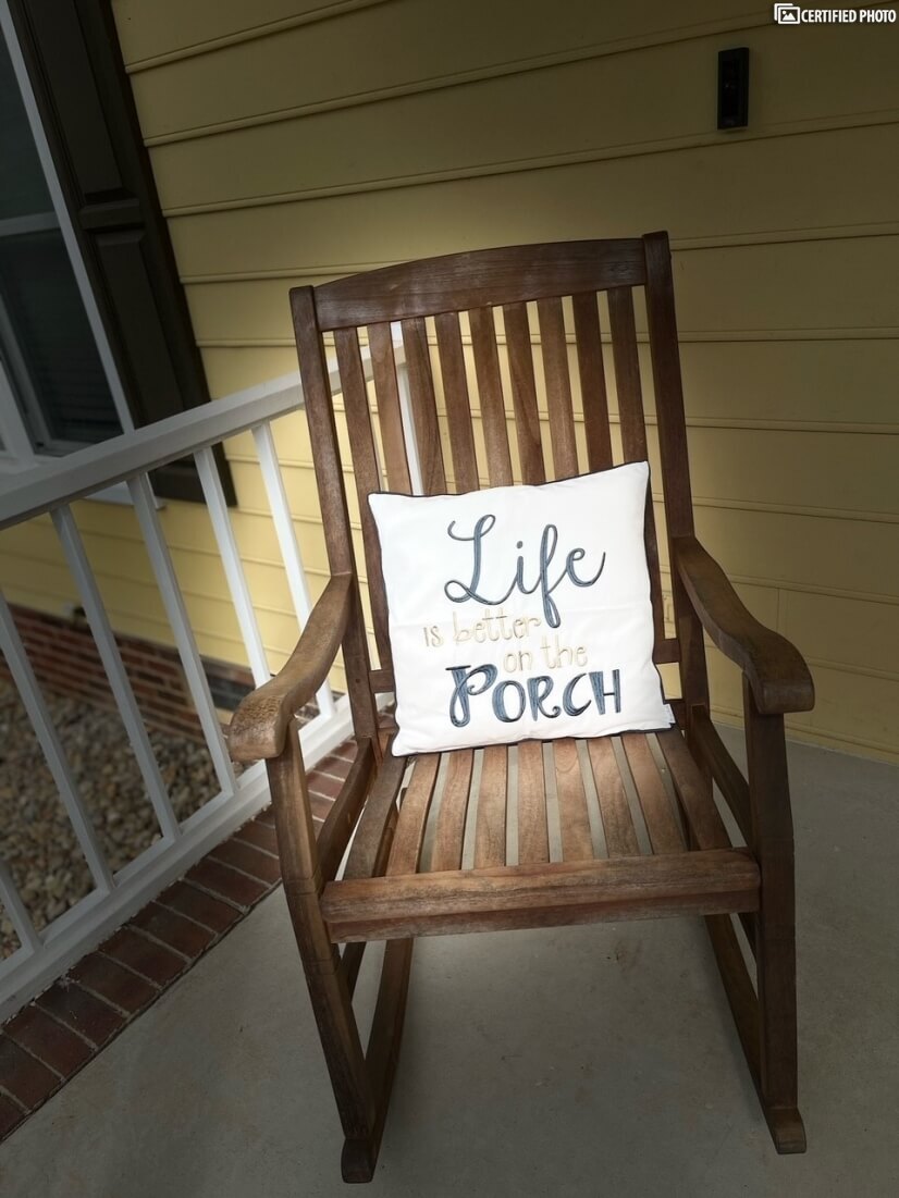 Front porch living