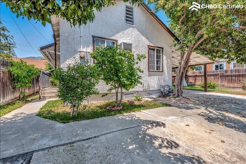 Modern Cozy house - Relaxing Backyard