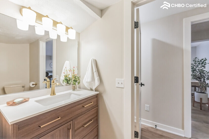 Minnetonka Furnished Garden Apartment