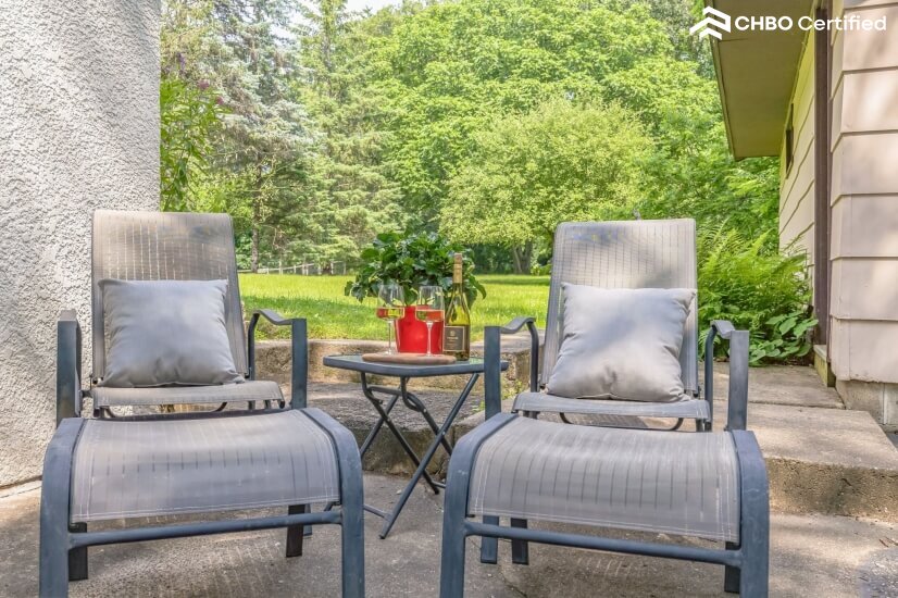 Minnetonka Furnished Garden Apartment