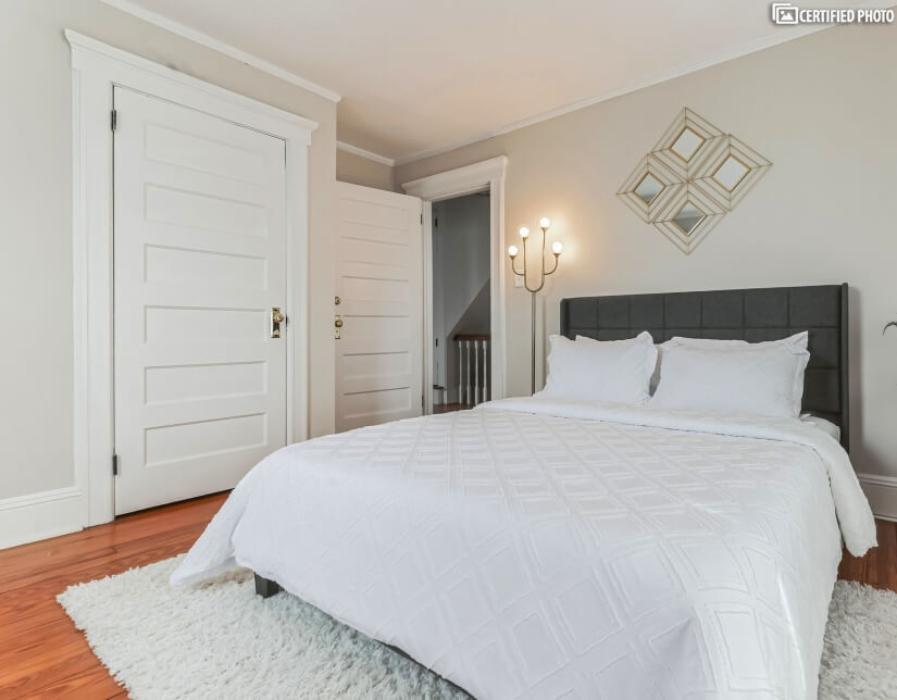 Bedroom w/Queen Bed - relocation housing in Greenwich CT|NYC