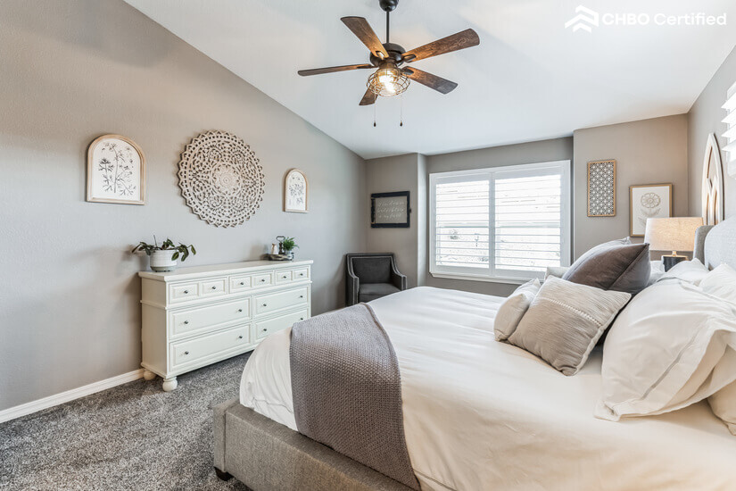 Master bedroom- King size Tempur-Pedic