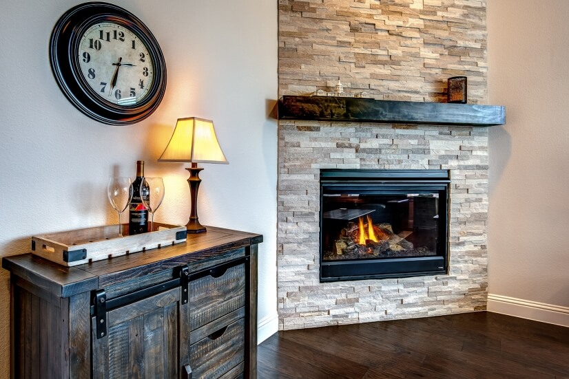 Fireplace & Bar