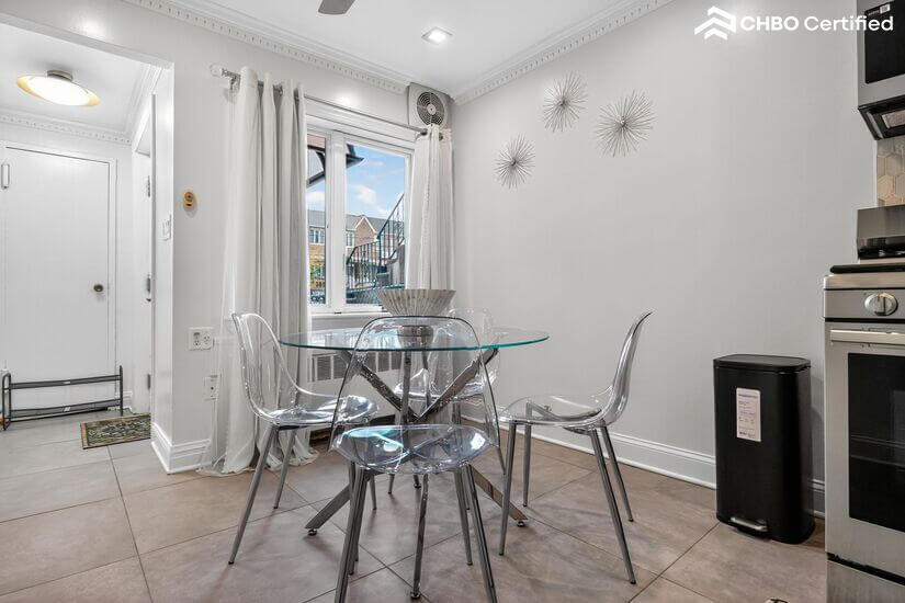 Eating area that seats four(4)