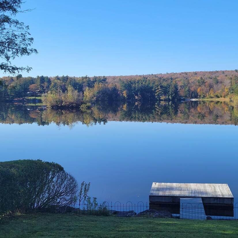 Furnished, 4 Bedroom Lakeside Home 