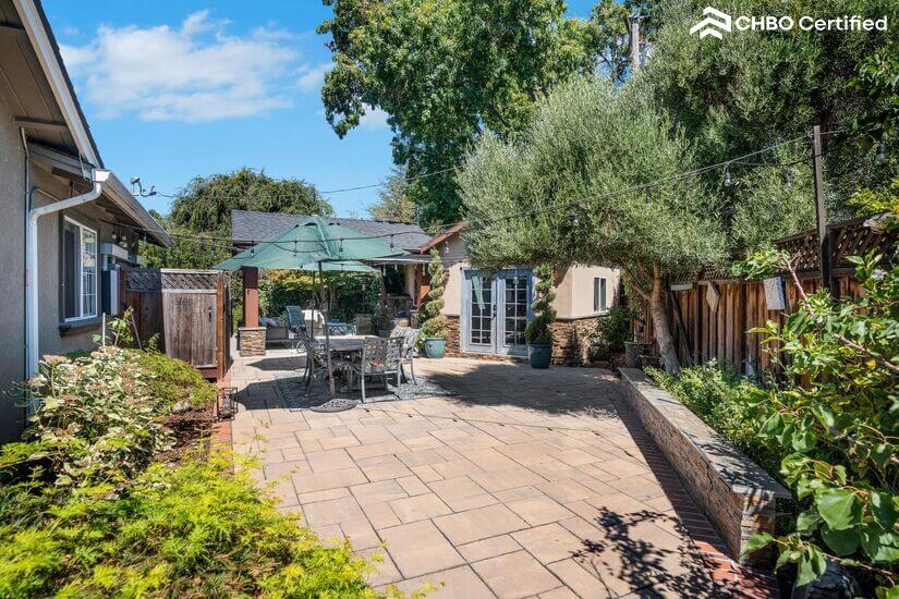 Side yard and outdoor office