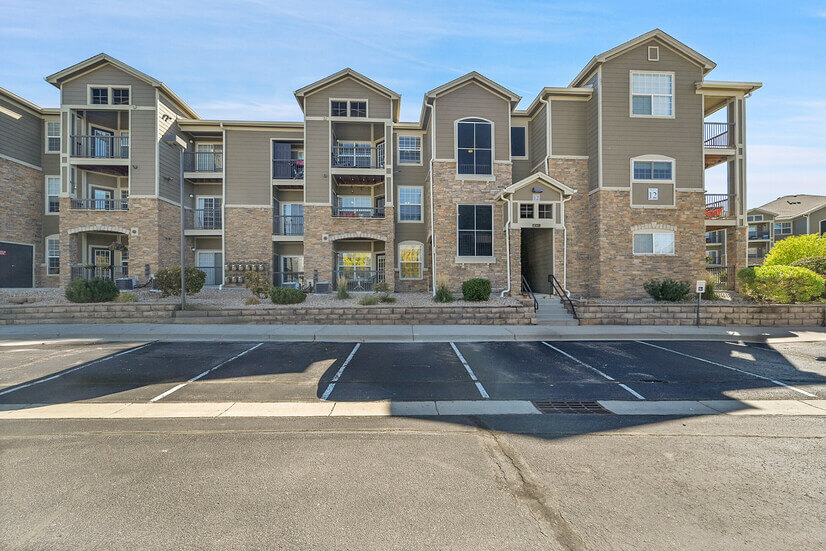 Entry - No stairs up the side path.