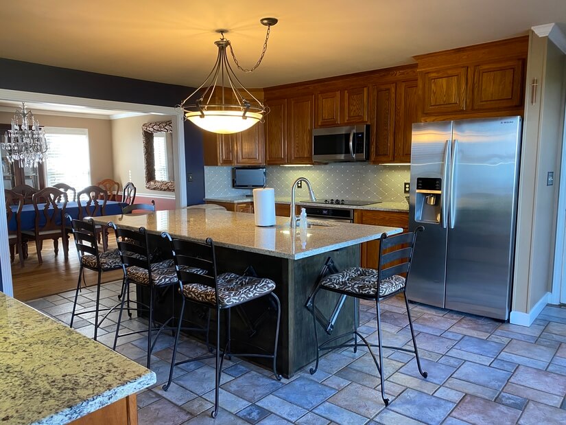 Large kitchen to bring your family together for mealtime.