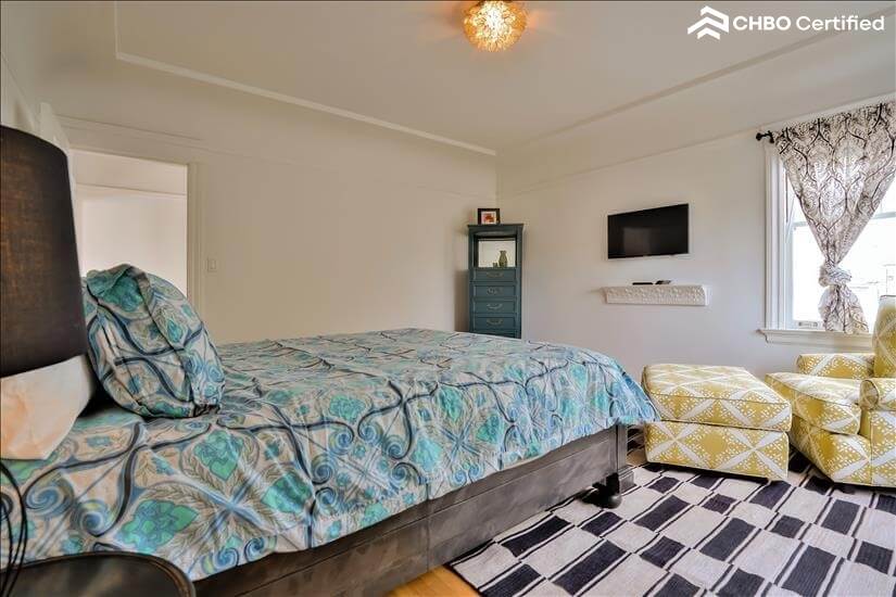 bedroom 3 chair view