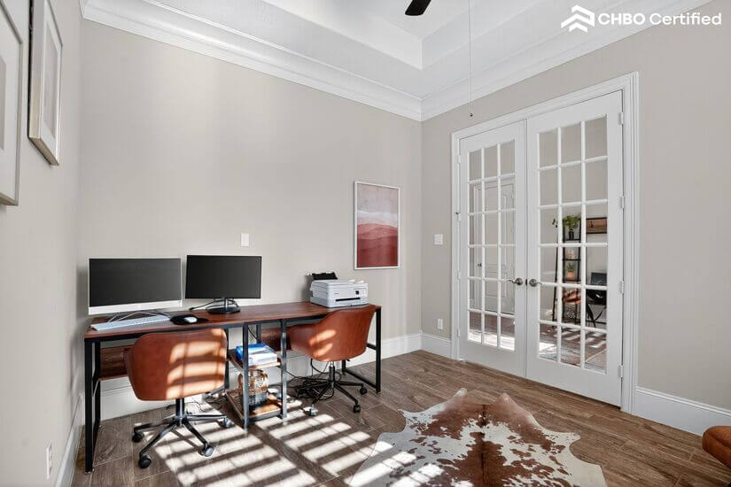 Home office with classic design