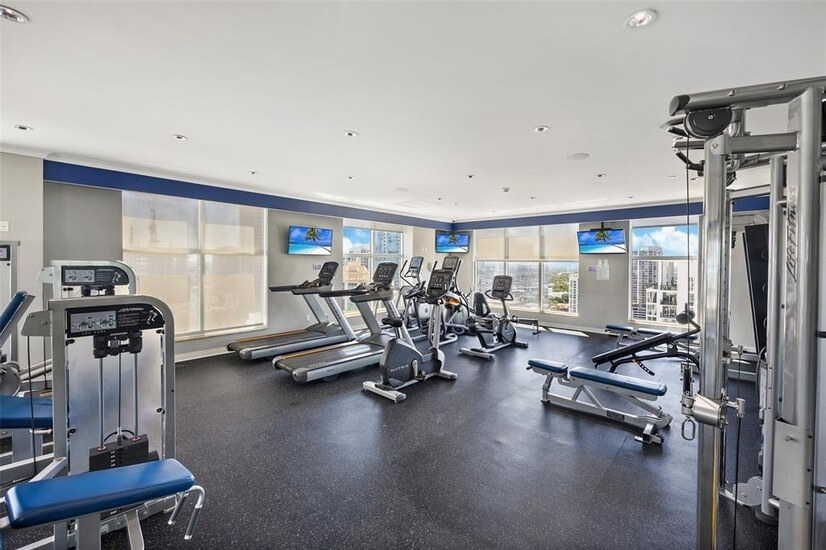 Renovated Las Olas Condo Full Service