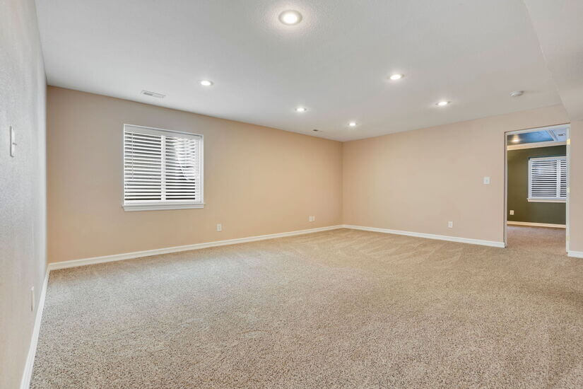 5 Bed 4 Bath Near Harmony Corridor