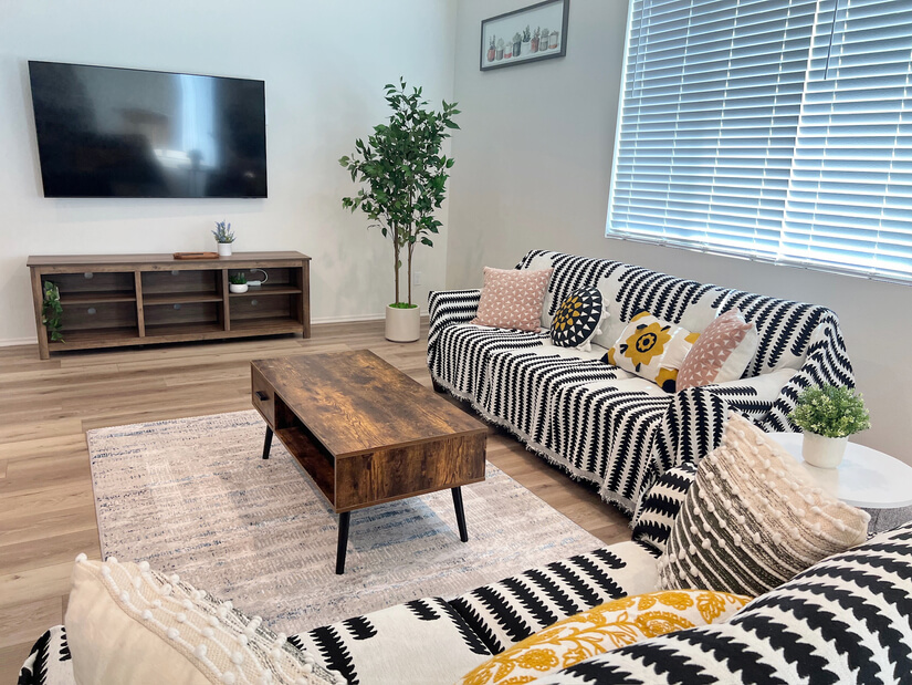 Spacious Furnished in Heart Victorville