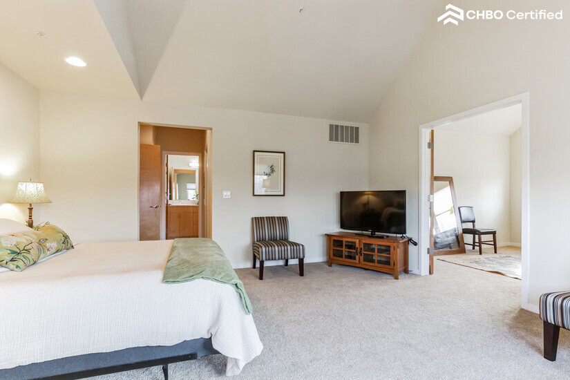 TV in upstairs bedroom with streaming service