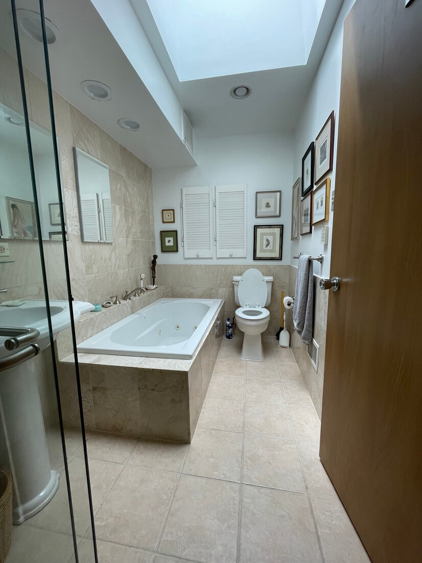 Furnished Bedroom and Bath in Evanston