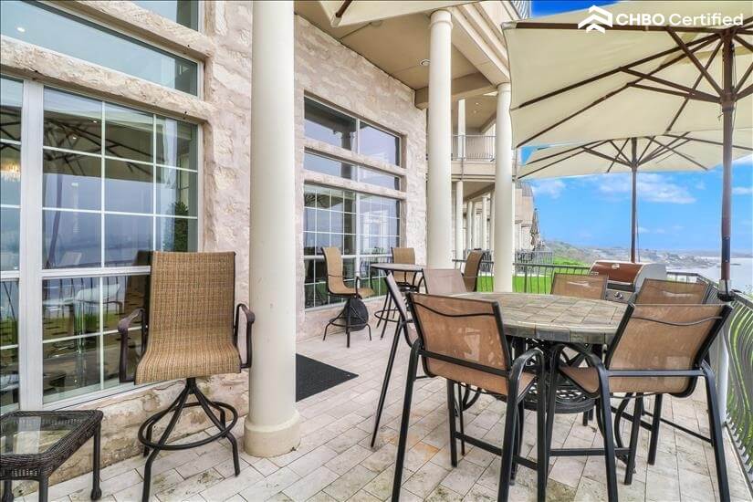 Luxury Lakefront Condo Villa on Travis