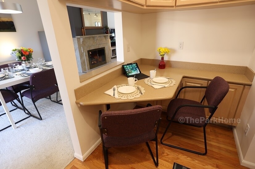 Kitchen nook: eat-space, work-space, storage-space