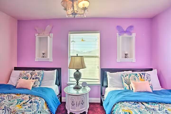 Elegant Home with Pool Gym 04mi to Lake