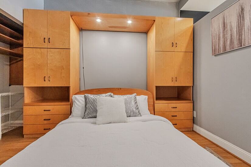 Furnished Jr 1BR Condo Bay Bridge Views 