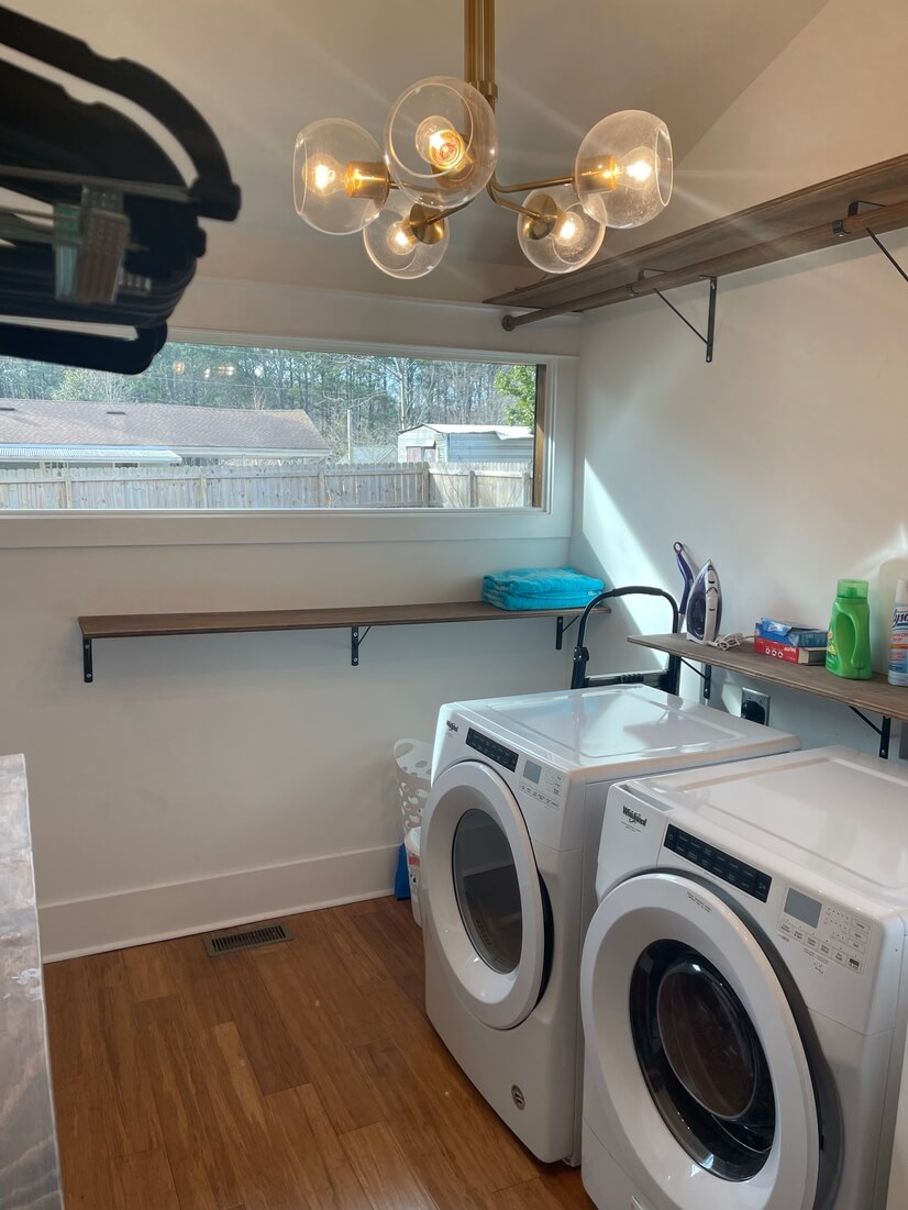 Laundry room and master closet viewing garden
