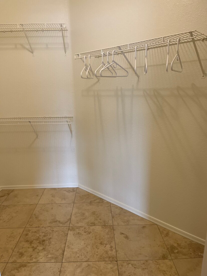 2 BDR 2 BATH Luxurious Condo