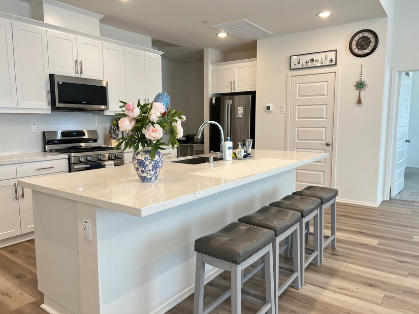 Spacious Furnished in Heart Victorville