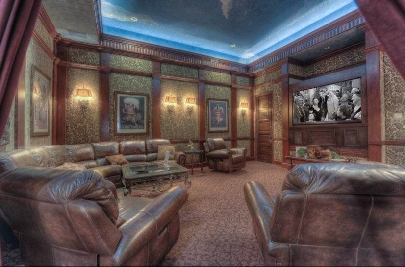 Clubhouse movie theater