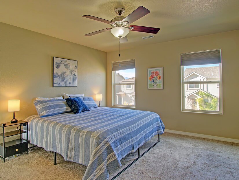 Spacious adjoining bath