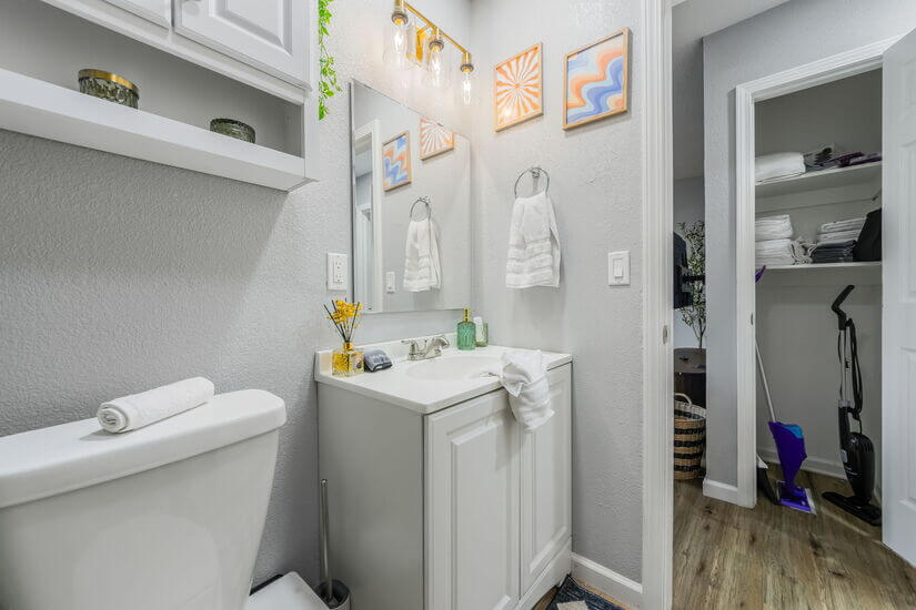 Furnished Apartment in Riverside