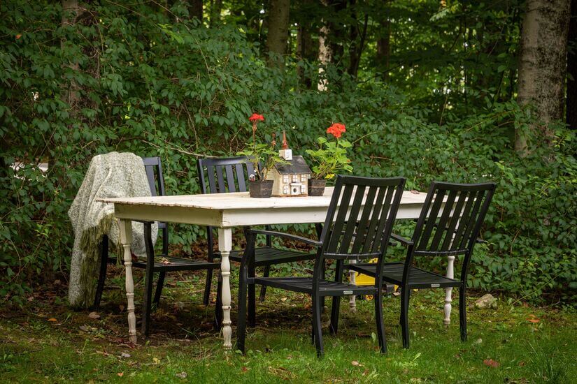 Dine al fresco in the summer time