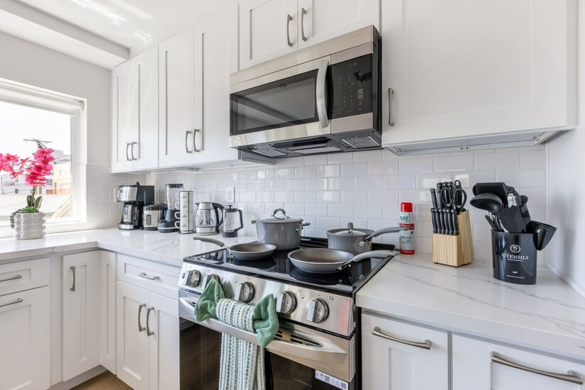 New Modern 4BR4BA Furnished Home in LA